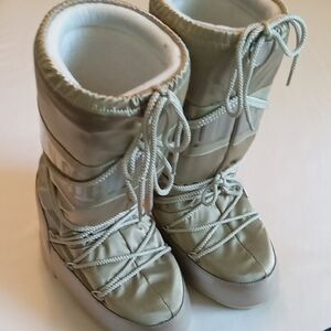 Tecnica Women's Metallic Moon Boots Sz. 39/41 In European Sz. 7-8.5 In Women's